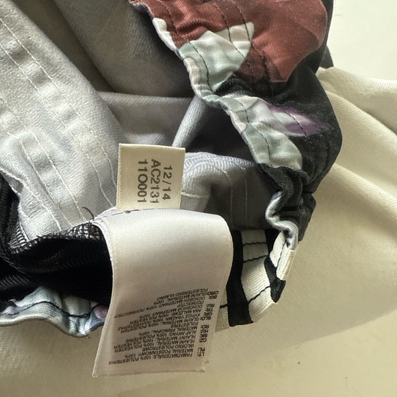 Adidas lotus print shorts - Picture 2 of 6